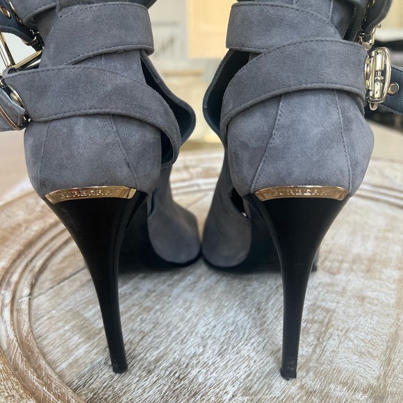 Burberry heels - Picture 4 of 7